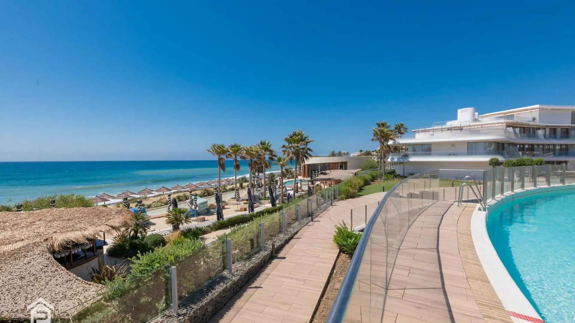Edge Luxury Beachfront 3Br, 3 Pools, Spa, Gym Estepona 0*,