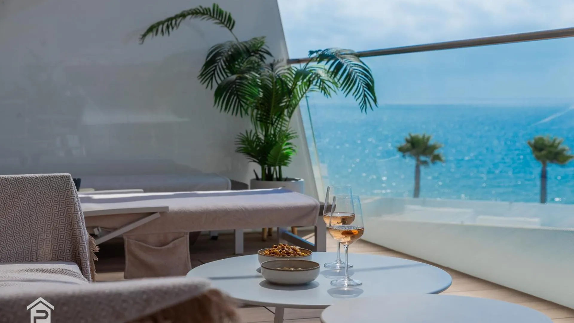 Apartment Edge Luxury Beachfront 3Br, 3 Pools, Spa, Gym Estepona