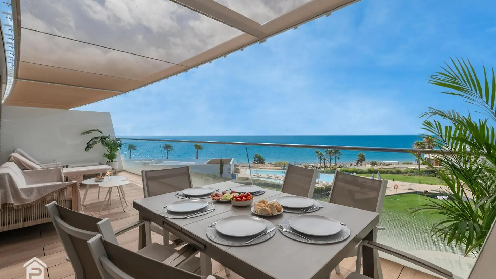 Edge Luxury Beachfront 3Br, 3 Pools, Spa, Gym Estepona 0*,  Španělsko