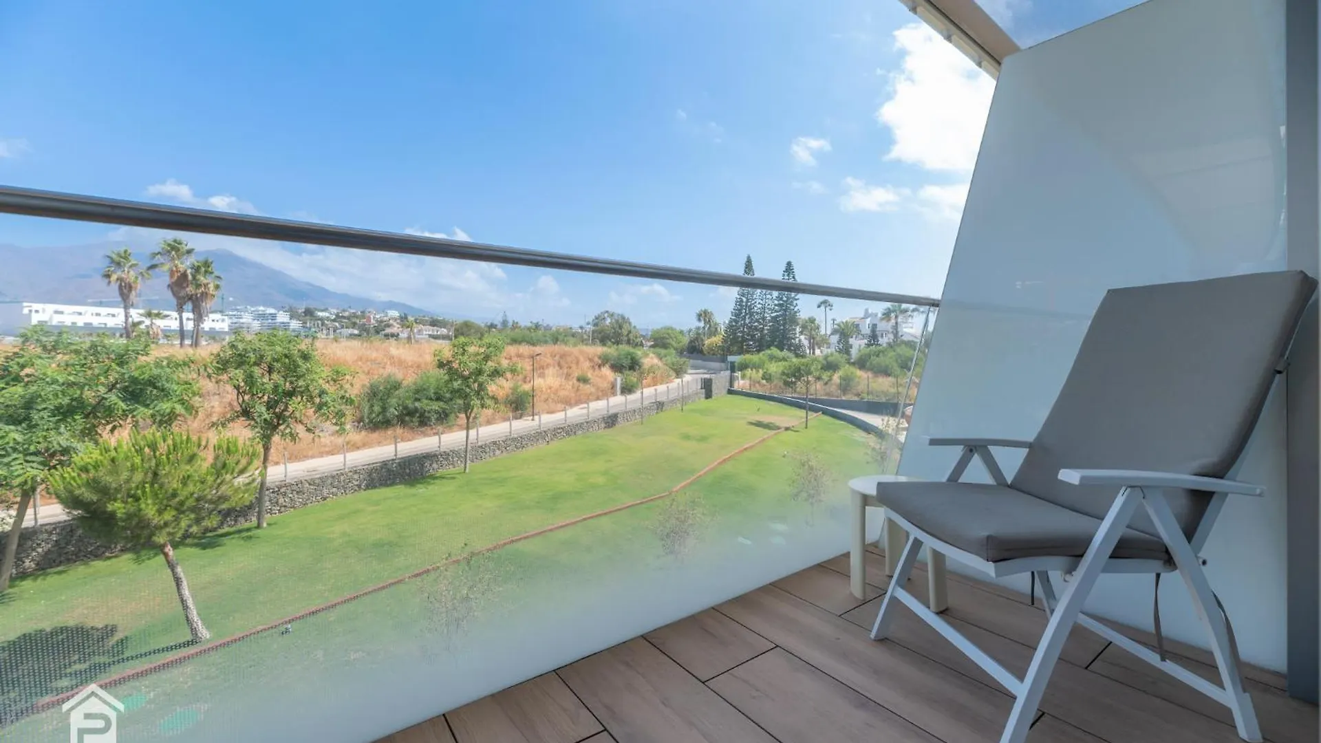 Apartmán Edge Luxury Beachfront 3Br, 3 Pools, Spa, Gym Estepona