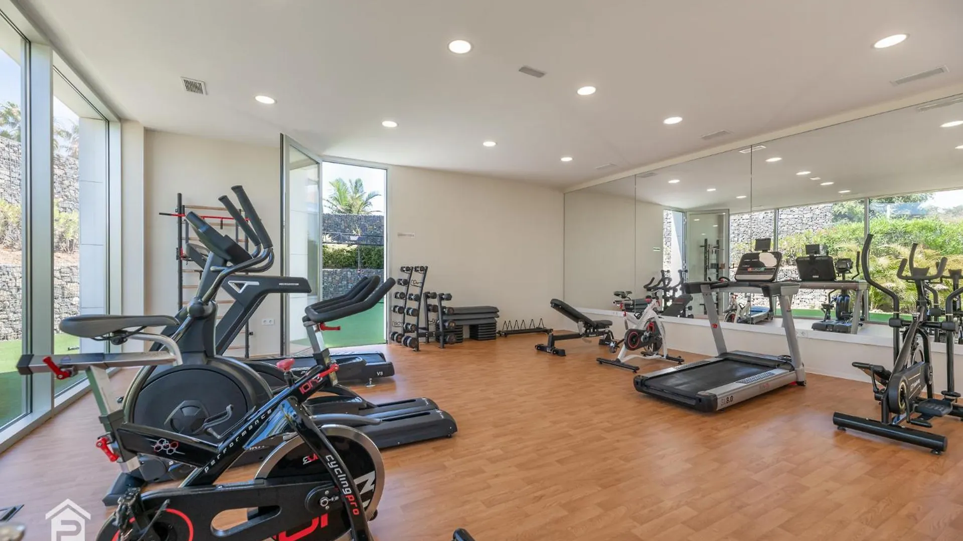 Edge Luxury Beachfront 3Br, 3 Pools, Spa, Gym Estepona Apartmán