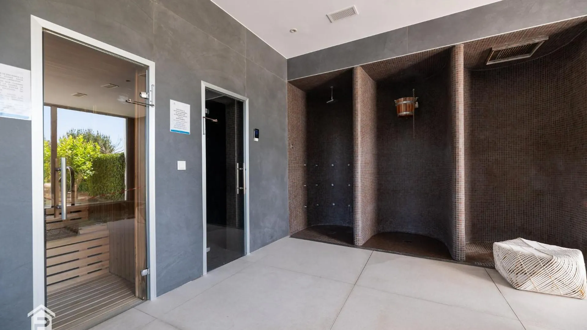 Edge Luxury Beachfront 3Br, 3 Pools, Spa, Gym Estepona Apartment